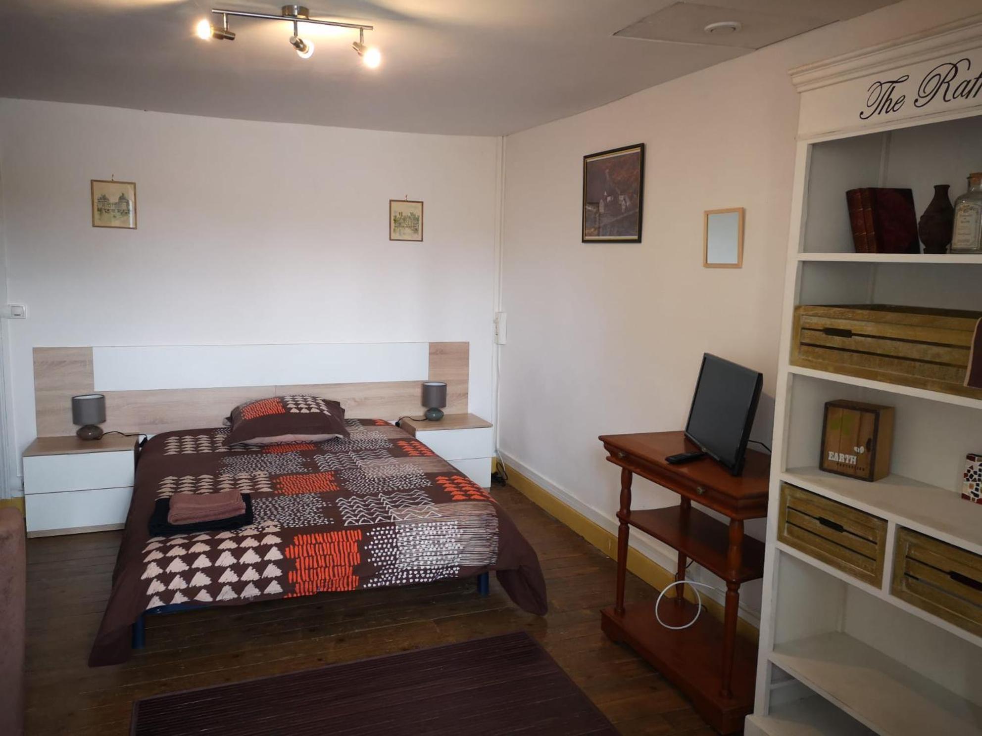 Chambres Avec Salle De Bains Et Cuisine En Centre Ville Argenton Sur Creuse Exterior foto