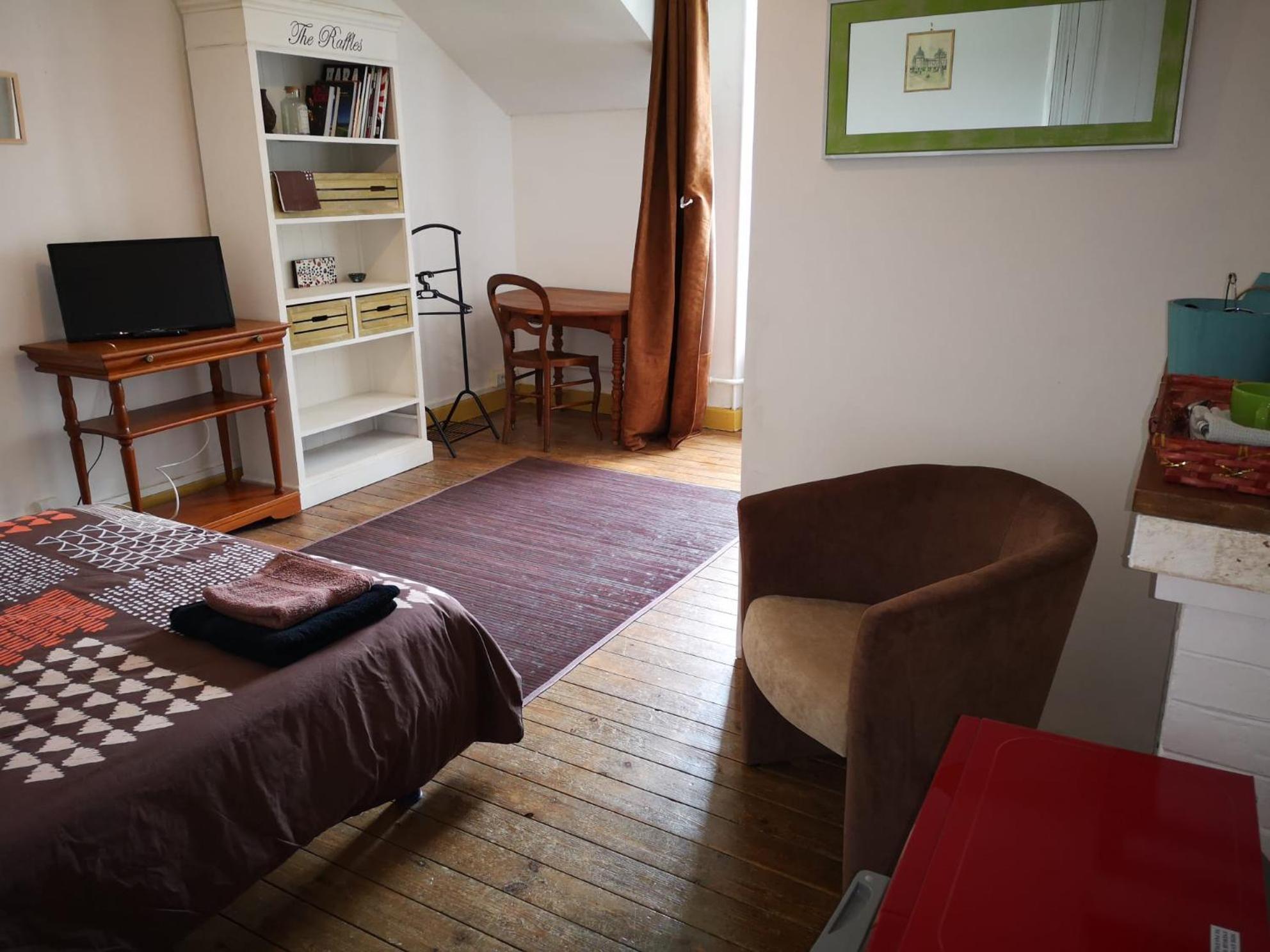 Chambres Avec Salle De Bains Et Cuisine En Centre Ville Argenton Sur Creuse Exterior foto
