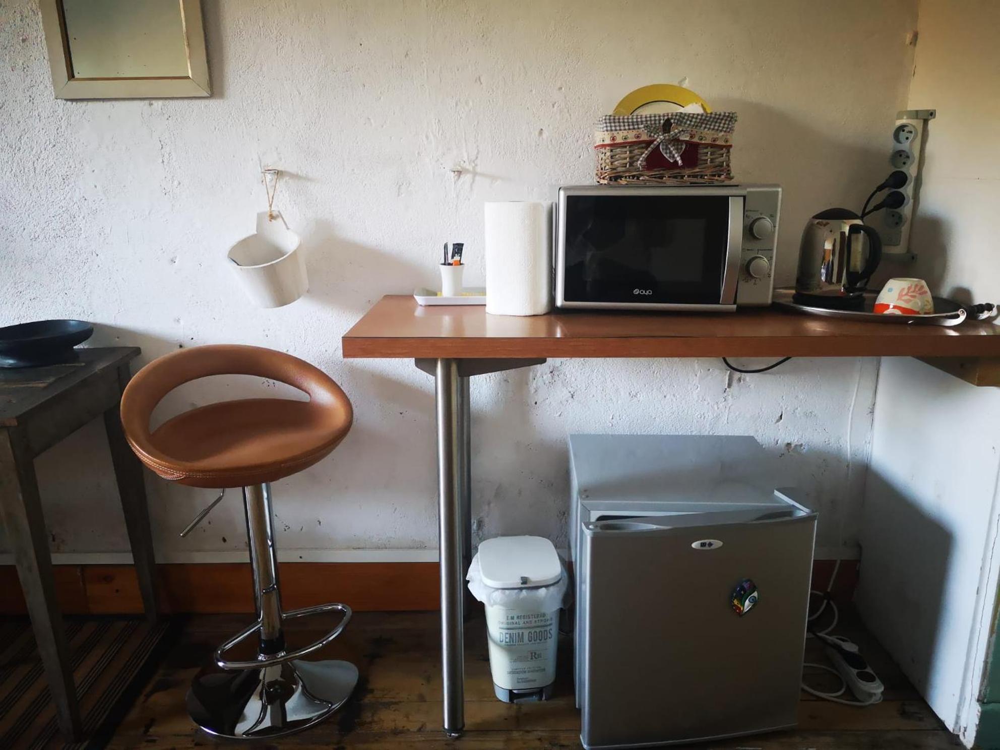 Chambres Avec Salle De Bains Et Cuisine En Centre Ville Argenton Sur Creuse Exterior foto